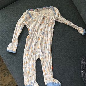 Magnetic me sail boat